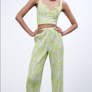 ZARA 2 Piece Set Lime Green Floral Crop Top & Pleated Trousers Size Large